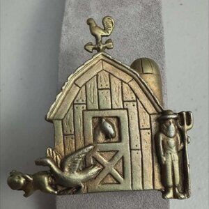 Farm Brooch Musicbox